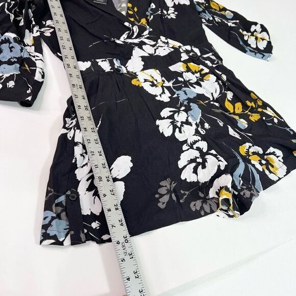 Yumi Kim Liz Romper Womens Small Love Triangle Black Floral Wrap Front One Piece - Picture 5 of 12